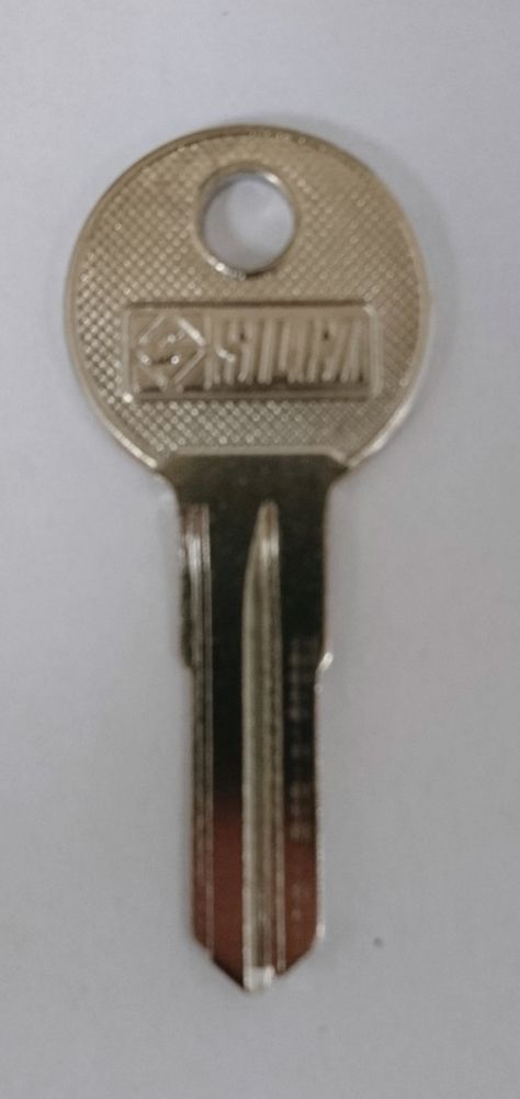 Halfords replacement outlet roof bar keys