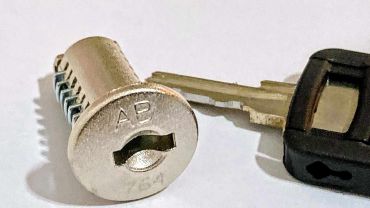 Lowe & Fletcher L&F 2063 AB Series Cylinder Keyed To Differ

