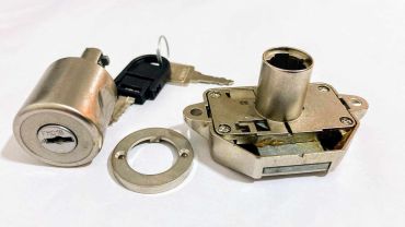 Ronis Espagnolette Lock and Handle Set